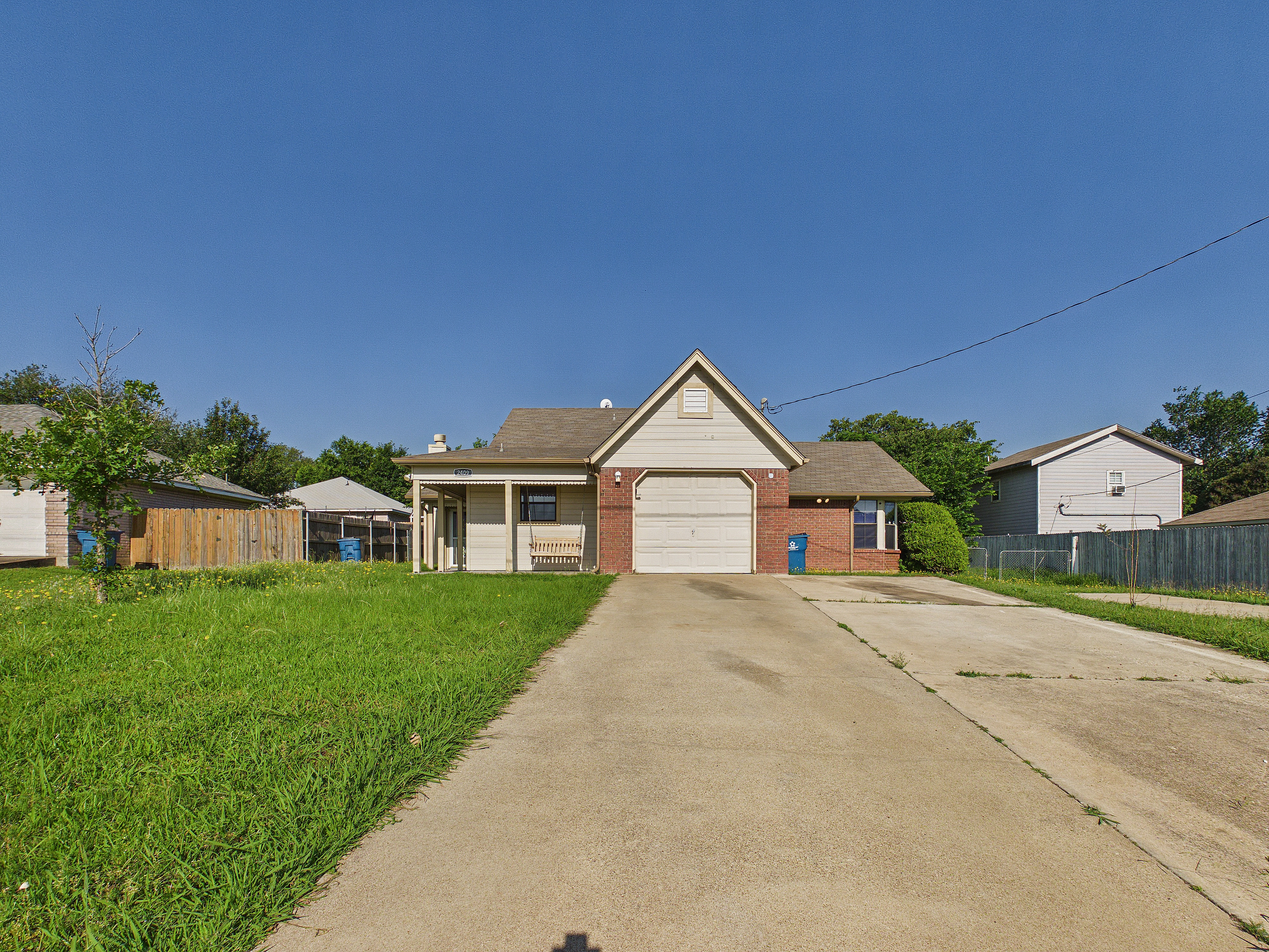 2409 County Road 805b, Cleburne
